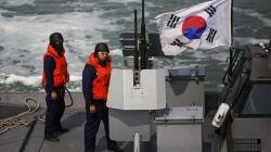 В территориальных водах Южной Кореи по ошибке было обстреляно китайское патрульное судно